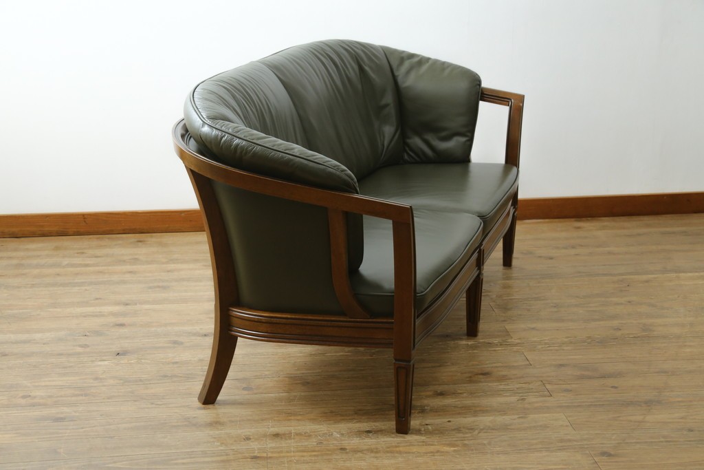 中古　美品!!　maruni(マルニ木工)　地中海ロイヤルシリーズ(ROYAL)　シャルル　本革　クラシカルな雰囲気を持ち洗練されたデザインが魅力のラブシート　定価約78万円　(R-083243)