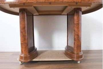 中古　美品　イタリア輸入家具　ガラス天板付き　ウォールナット材　艶のある質感が高級感と上品さを演出するオーバルダイニングテーブル(4人掛け、4人用、食卓)(R-083246)