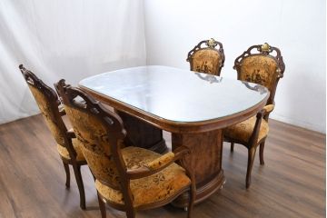 中古　美品　イタリア輸入家具　ガラス天板付き　ウォールナット材　艶のある質感が高級感と上品さを演出するオーバルダイニングテーブル(4人掛け、4人用、食卓)(R-083246)