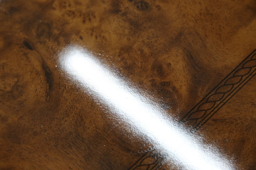 中古　美品　イタリア輸入家具　ガラス天板付き　ウォールナット材　艶のある質感が高級感と上品さを演出するオーバルダイニングテーブル　(R-083246)