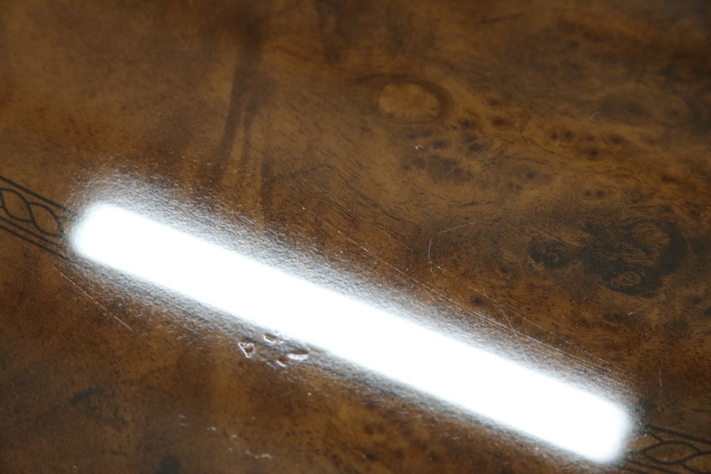 中古　美品　イタリア輸入家具　ガラス天板付き　ウォールナット材　艶のある質感が高級感と上品さを演出するオーバルダイニングテーブル　(R-083246)