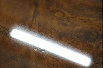 中古　美品　イタリア輸入家具　ガラス天板付き　ウォールナット材　艶のある質感が高級感と上品さを演出するオーバルダイニングテーブル　(R-083246)