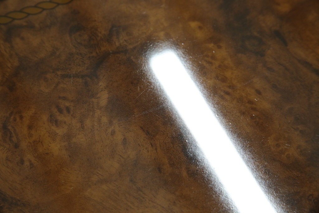 中古　美品　イタリア輸入家具　ガラス天板付き　ウォールナット材　艶のある質感が高級感と上品さを演出するオーバルダイニングテーブル　(R-083246)