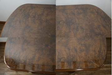 中古　美品　イタリア輸入家具　ガラス天板付き　ウォールナット材　艶のある質感が高級感と上品さを演出するオーバルダイニングテーブル　(R-083246)