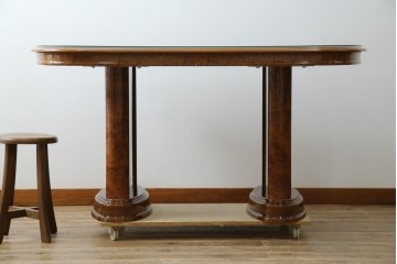 中古　美品　イタリア輸入家具　ガラス天板付き　ウォールナット材　艶のある質感が高級感と上品さを演出するオーバルダイニングテーブル　(R-083246)