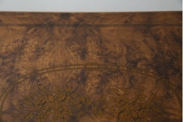 中古　美品　イタリア輸入家具　ガラス天板付き　ウォールナット材　艶のある質感が高級感と上品さを演出するオーバルダイニングテーブル　(R-083246)