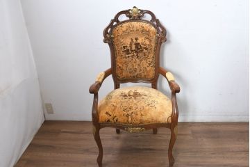 中古　美品　高級輸入家具エクセレンテ取り扱い　ウォールナットXゴールド　バロッコ(バロック)　繊細な彫刻が施された装飾が優雅な雰囲気を醸し出すアームチェア(サロンチェア、椅子、イス、バラ売り可能)(定価4脚で約49万円)(R-083247)