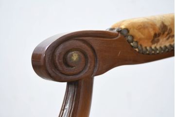 中古　美品　高級輸入家具エクセレンテ取り扱い　ウォールナットXゴールド　バロッコ(バロック)　繊細な彫刻が施された装飾が優雅な雰囲気を醸し出すアームチェア(サロンチェア、椅子、イス、バラ売り可能)(定価4脚で約49万円)(R-083247)