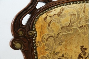 中古　美品　高級輸入家具エクセレンテ取り扱い　ウォールナットXゴールド　バロッコ(バロック)　繊細な彫刻が施された装飾が優雅な雰囲気を醸し出すアームチェア2脚　セット定価2脚で約24万5千円　(R-083247)