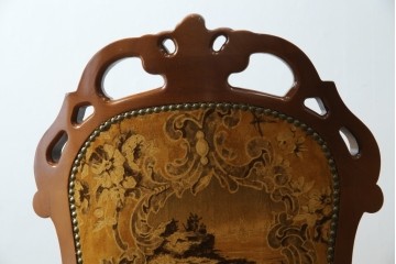 中古　美品　高級輸入家具エクセレンテ取り扱い　ウォールナットXゴールド　バロッコ(バロック)　繊細な彫刻が施された装飾が優雅な雰囲気を醸し出すアームチェア2脚　セット定価2脚で約24万5千円　(R-083247)