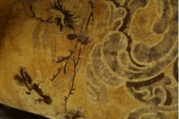 中古　美品　高級輸入家具エクセレンテ取り扱い　ウォールナットXゴールド　バロッコ(バロック)　繊細な彫刻が施された装飾が優雅な雰囲気を醸し出すアームチェア2脚　セット定価2脚で約24万5千円　(R-083247)