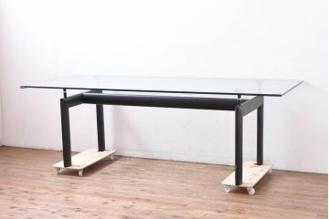 中古　Cassina(カッシーナ)　ル・コルビュジエ(Le Corbusier)　リプロダクト　LC6　すっきりしたデザインでどんな空間にもなじむDテーブル(ダイニングテーブル、4人掛け、6人掛け、食卓、作業台、4人用、6人用)(定価約20万円)(R-083248)