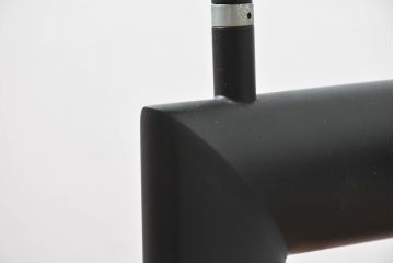 中古　Cassina(カッシーナ)　ル・コルビュジエ(Le Corbusier)　リプロダクト　LC6　すっきりしたデザインでどんな空間にもなじむDテーブル(ダイニングテーブル、4人掛け、6人掛け、食卓、作業台、4人用、6人用)(定価約20万円)(R-083248)