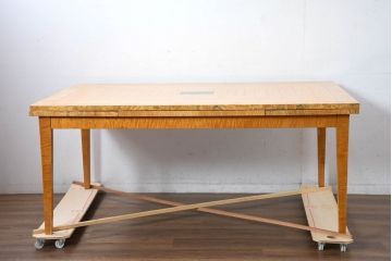 中古　イタリア　Giorgio Collection(ジョルジオコレクション)　美しいパーケットリー天板と便利なドローリーフ機能を備えたダイニングテーブル(エクステンションテーブル、伸長式テーブル、拡張式テーブル、食卓、4人掛け、6人掛け、4人用、6人用)(定価約350万円)(R-083249)