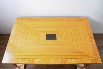 中古　イタリア　Giorgio Collection(ジョルジオコレクション)　美しいパーケットリー天板と便利なドローリーフ機能を備えたダイニングテーブル(エクステンションテーブル、伸長式テーブル、拡張式テーブル、食卓、4人掛け、6人掛け、4人用、6人用)(定価約350万円)(R-083249)
