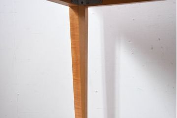 中古　イタリア　Giorgio Collection(ジョルジオコレクション)　美しいパーケットリー天板と便利なドローリーフ機能を備えたダイニングテーブル(エクステンションテーブル、伸長式テーブル、拡張式テーブル、食卓、4人掛け、6人掛け、4人用、6人用)(定価約350万円)(R-083249)
