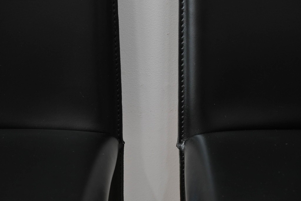 中古　イタリア　calligaris(カリガリス)　本革製ダイニングチェア3脚セット　※座面内部のウレタンに劣化有り　(R-083250)