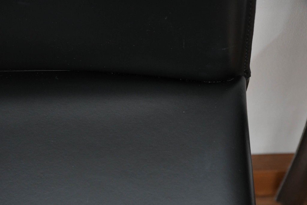 中古　イタリア　calligaris(カリガリス)　本革製ダイニングチェア3脚セット　※座面内部のウレタンに劣化有り　(R-083250)