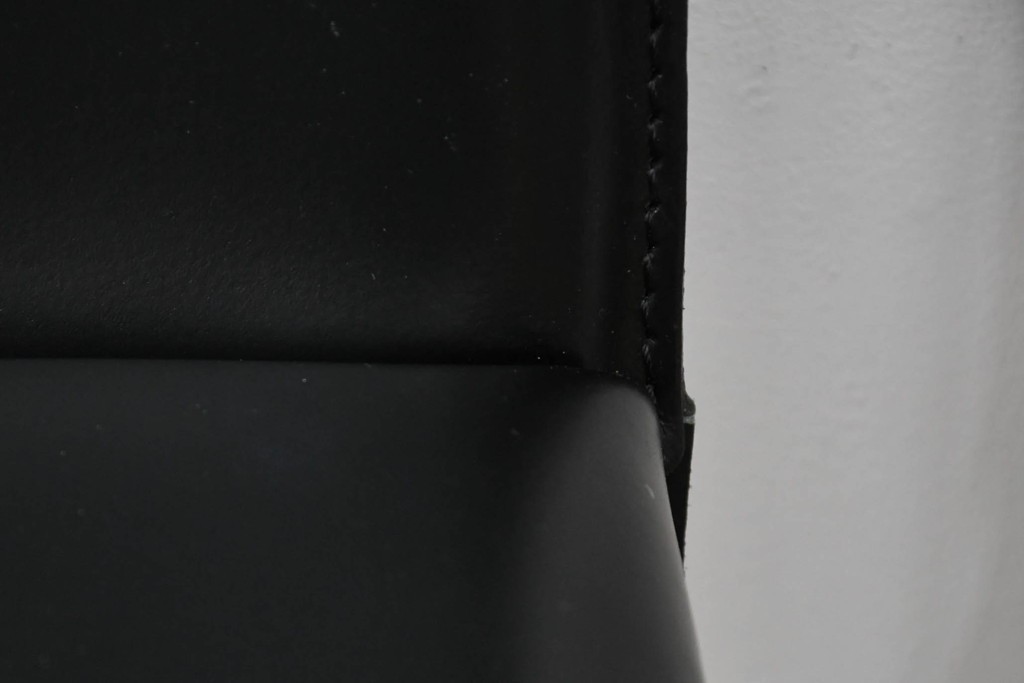 中古　イタリア　calligaris(カリガリス)　本革製ダイニングチェア3脚セット　※座面内部のウレタンに劣化有り　(R-083250)