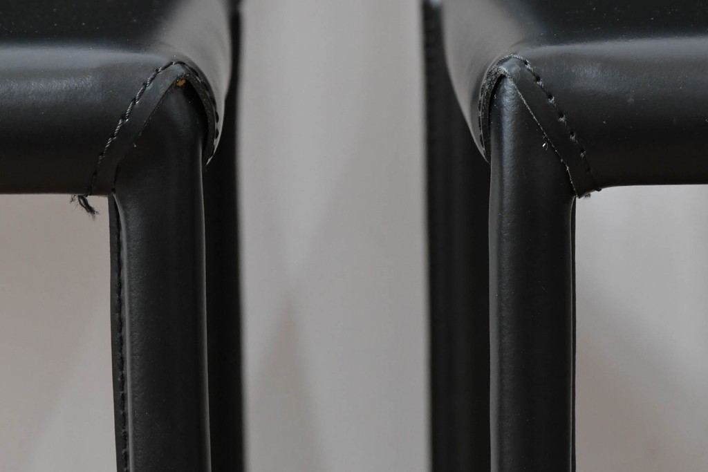 中古　イタリア　calligaris(カリガリス)　本革製ダイニングチェア3脚セット　※座面内部のウレタンに劣化有り　(R-083250)