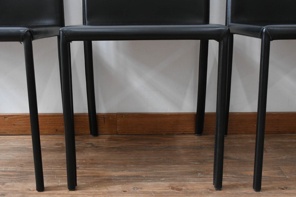 中古　イタリア　calligaris(カリガリス)　本革製ダイニングチェア3脚セット　※座面内部のウレタンに劣化有り　(R-083250)