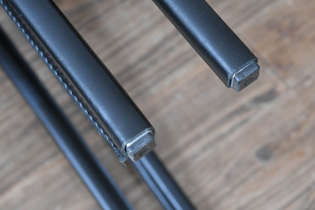 中古　イタリア　calligaris(カリガリス)　本革製ダイニングチェア3脚セット　※座面内部のウレタンに劣化有り　(R-083250)