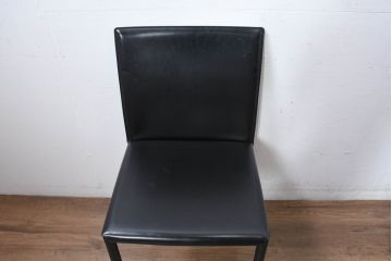 中古　美品　イタリア　calligaris(カリガリス)　本革　洗練されたデザインで高級感と快適さを兼ね備えた上質なダイニングチェア4脚セット(レザー、イス、椅子、ばら売可能)(R-083250)