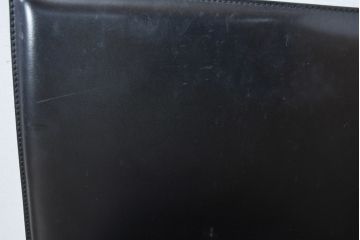 中古　美品　イタリア　calligaris(カリガリス)　本革　洗練されたデザインで高級感と快適さを兼ね備えた上質なダイニングチェア4脚セット(レザー、イス、椅子、ばら売可能)(R-083250)