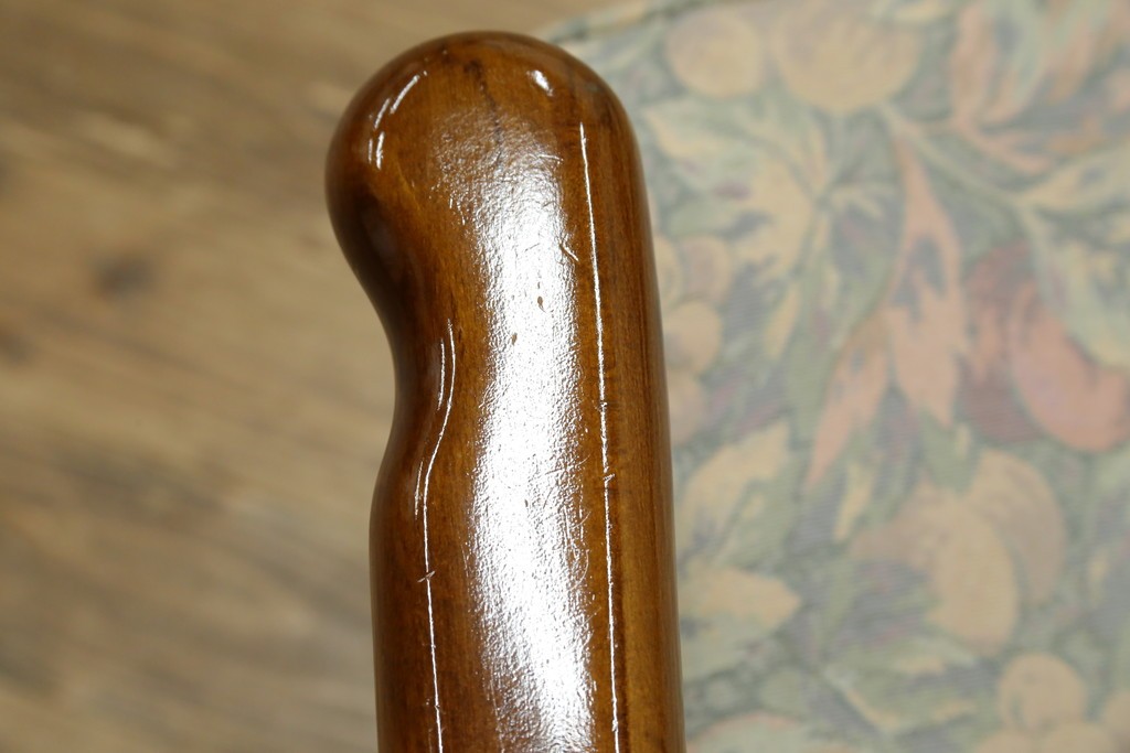 中古　カリモク家具(karimoku)　ゆったりと座れるキャスター付きダイニングアームチェア4脚セット　定価4脚で約32万円　(R-083251)