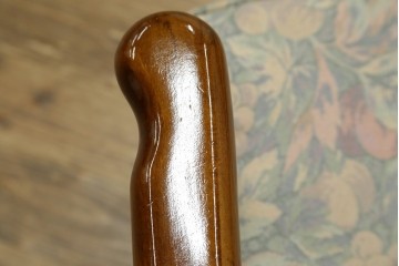 中古　カリモク家具(karimoku)　ゆったりと座れるキャスター付きダイニングアームチェア4脚セット　定価4脚で約32万円　(R-083251)