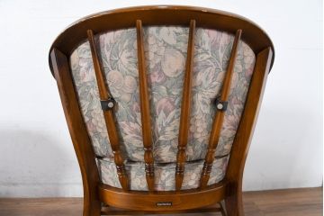 中古　カリモク家具(karimoku)　ゆったりと座れるキャスター付きダイニングアームチェア4脚セット(ダイニングチェア、イス、椅子、バラ売り可能)(定価4脚で約32万円)(R-083251)