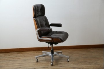 スイスビンテージ　高級オフィス家具メーカー Giroflex(ジロフレックス)　名作82Pasal(パサール)　美しいミッドセンチュリーの佇まいが際立つハイバックデスクチェア　定価約40万円　(R-083252)