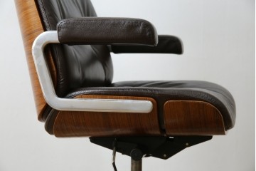 スイスビンテージ　高級オフィス家具メーカー Giroflex(ジロフレックス)　名作82Pasal(パサール)　美しいミッドセンチュリーの佇まいが際立つハイバックデスクチェア　定価約40万円　(R-083252)