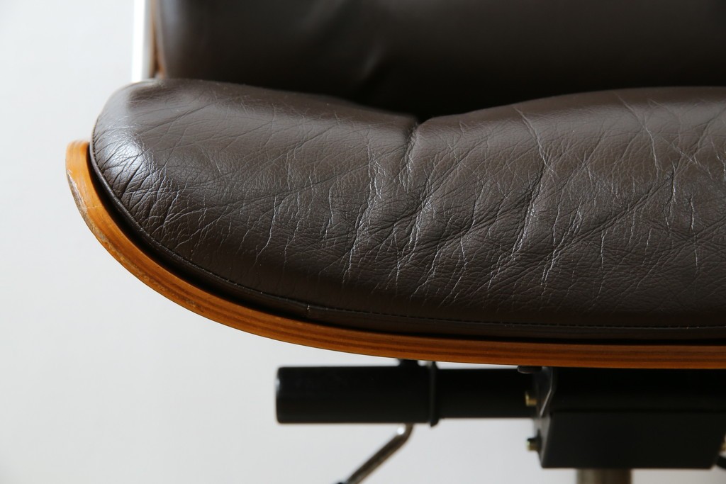 スイスビンテージ　高級オフィス家具メーカー Giroflex(ジロフレックス)　名作82Pasal(パサール)　美しいミッドセンチュリーの佇まいが際立つハイバックデスクチェア　定価約40万円　(R-083252)