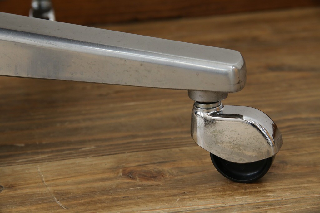 スイスビンテージ　高級オフィス家具メーカー Giroflex(ジロフレックス)　名作82Pasal(パサール)　美しいミッドセンチュリーの佇まいが際立つハイバックデスクチェア　定価約40万円　(R-083252)