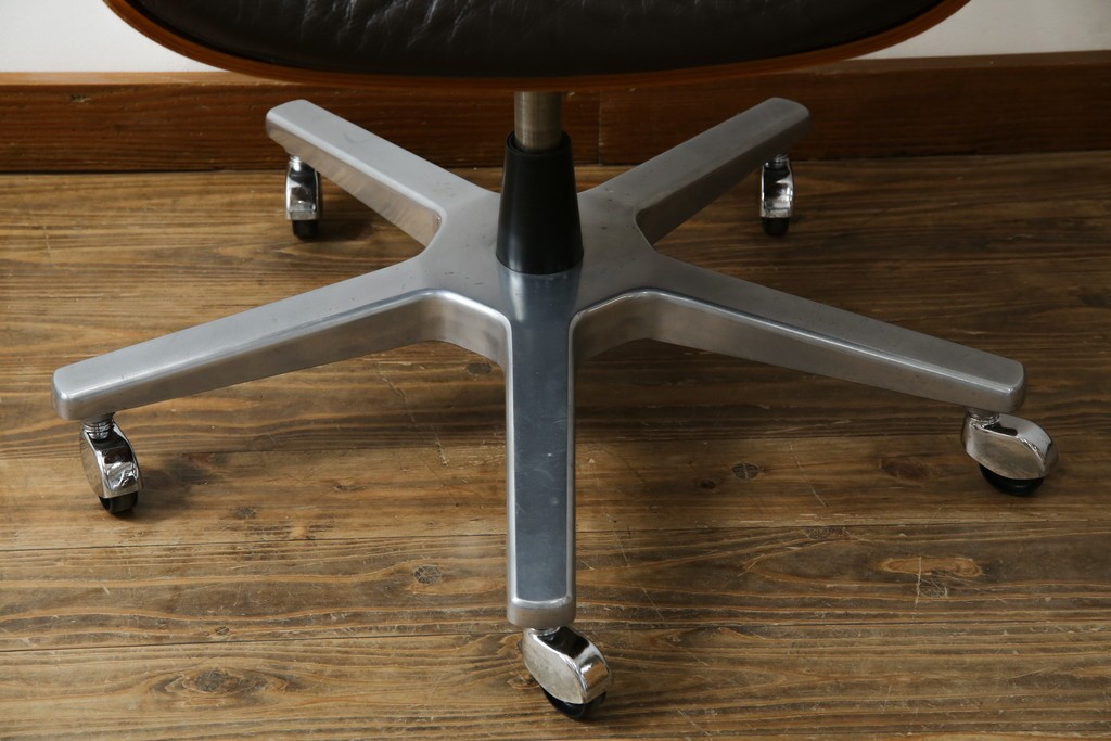 スイスビンテージ　高級オフィス家具メーカー Giroflex(ジロフレックス)　名作82Pasal(パサール)　美しいミッドセンチュリーの佇まいが際立つハイバックデスクチェア　定価約40万円　(R-083252)