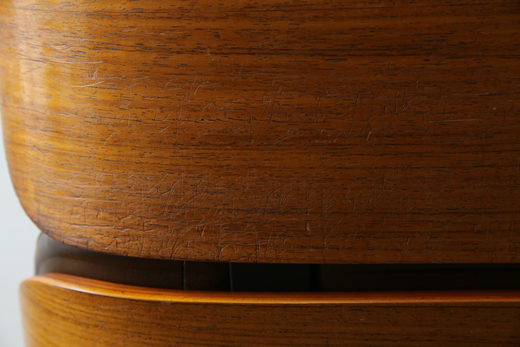 スイスビンテージ　高級オフィス家具メーカー Giroflex(ジロフレックス)　名作82Pasal(パサール)　美しいミッドセンチュリーの佇まいが際立つハイバックデスクチェア　定価約40万円　(R-083252)