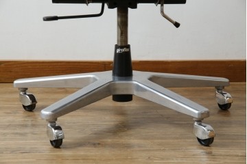 スイスビンテージ　高級オフィス家具メーカー Giroflex(ジロフレックス)　名作82Pasal(パサール)　美しいミッドセンチュリーの佇まいが際立つハイバックデスクチェア　定価約40万円　(R-083252)