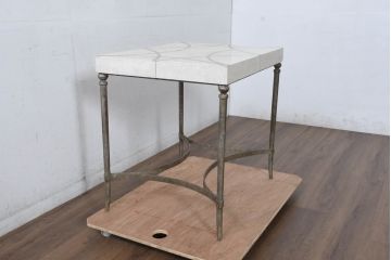 中古　南米ホンジュラス製　天板大理石　シンプルながらも視線を引きつける洗練された装飾が素敵なアンティーク調コーヒーテーブル(サイドテーブル、カフェテーブル、花台、飾り台)(R-083253)