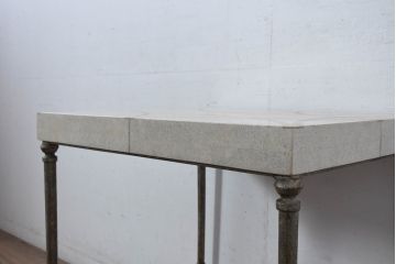 中古　南米ホンジュラス製　天板大理石　シンプルながらも視線を引きつける洗練された装飾が素敵なアンティーク調コーヒーテーブル(サイドテーブル、カフェテーブル、花台、飾り台)(R-083253)