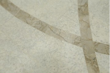 中古　南米ホンジュラス製　天板大理石　洗練された装飾が素敵なアンティーク調サイドテーブル　(R-083253)