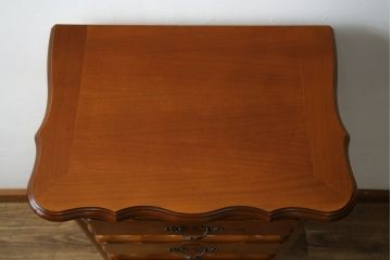 中古　イタリア輸入家具　猫脚が優美な象嵌入りの縦型チェスト(引き出し、サイドチェスト)(R-083255)