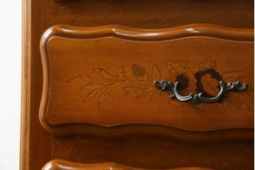 中古　イタリア輸入家具　猫脚が優美な象嵌入りの縦型チェスト(引き出し、サイドチェスト)(R-083255)