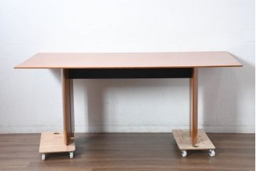 中古　arflex(アルフレックス)　TAVOLO NAVE(タボロ・ナーベ)　空間に調和しながらも存在感を放つダイニングテーブル(4人掛け、4人用、作業台、食卓)(現行定価約55万円)(R-083256)
