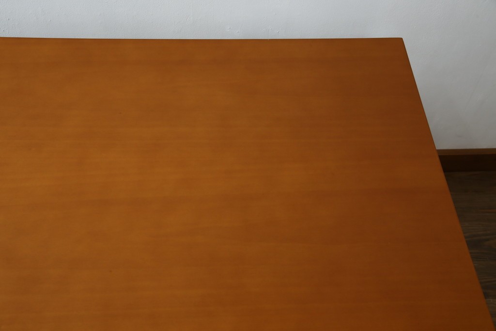 中古　arflex(アルフレックス)　TAVOLO NAVE(タボロ・ナーベ)　空間に調和しながらも存在感を放つダイニングテーブル　現行定価約55万円　(R-083256)