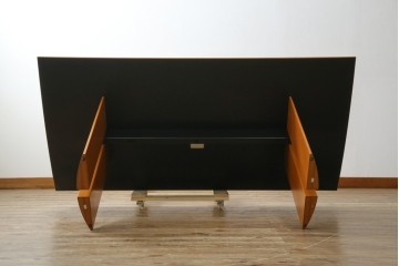 中古　arflex(アルフレックス)　TAVOLO NAVE(タボロ・ナーベ)　空間に調和しながらも存在感を放つダイニングテーブル　現行定価約55万円　(R-083256)