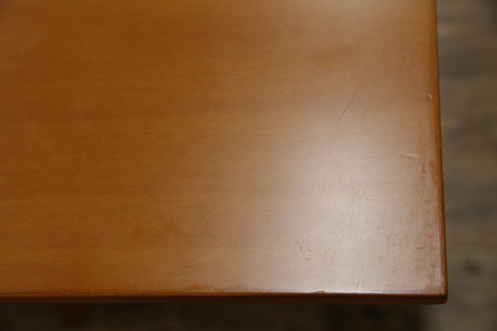 中古　arflex(アルフレックス)　TAVOLO NAVE(タボロ・ナーベ)　空間に調和しながらも存在感を放つダイニングテーブル　現行定価約55万円　(R-083256)