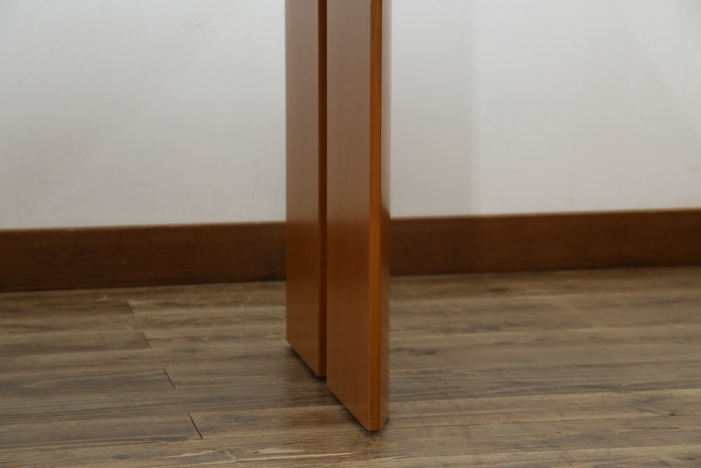 中古　arflex(アルフレックス)　TAVOLO NAVE(タボロ・ナーベ)　空間に調和しながらも存在感を放つダイニングテーブル　現行定価約55万円　(R-083256)