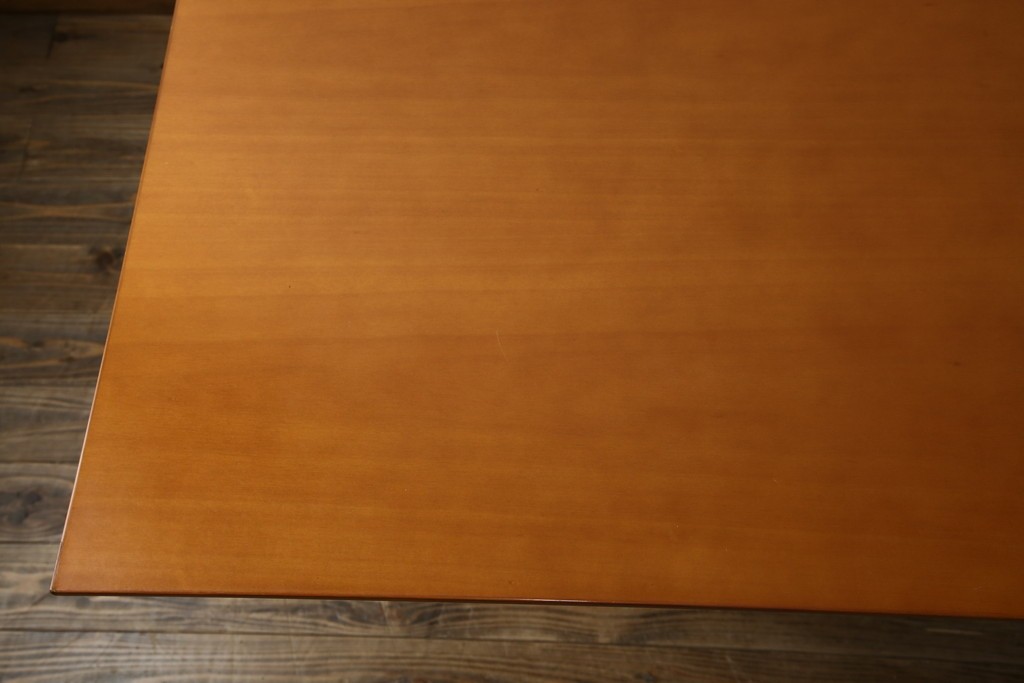 中古　arflex(アルフレックス)　TAVOLO NAVE(タボロ・ナーベ)　空間に調和しながらも存在感を放つダイニングテーブル　現行定価約55万円　(R-083256)