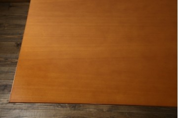 中古　arflex(アルフレックス)　TAVOLO NAVE(タボロ・ナーベ)　空間に調和しながらも存在感を放つダイニングテーブル　現行定価約55万円　(R-083256)